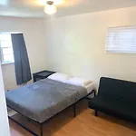 Charm West Valley Perfect Location By Westfield Topanga