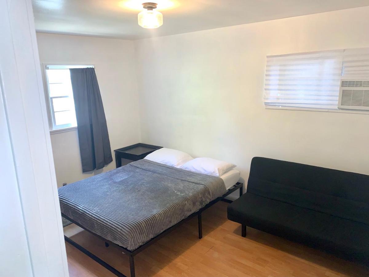Charm West Valley Perfect Location By Westfield Topanga Ferienhaus *